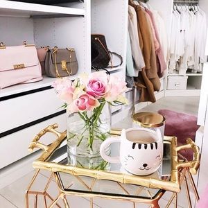 Meet your Posher, Carla